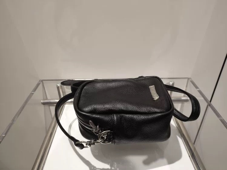 TAKA CROSSBODY BAG “BLACK”